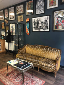 la-main-noire-salon-tatouage-besancon-6