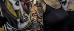 soins-tatouage-cicatrisation-la-main-noir-salon-besancon-9